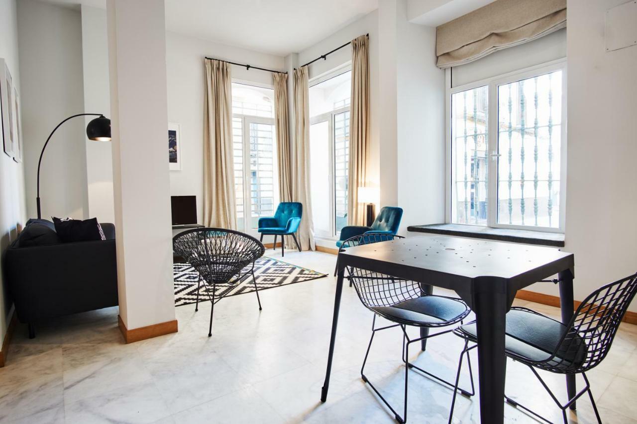 סביליה Arenal Carreteria Deluxe Suites By Valcambre מראה חיצוני תמונה