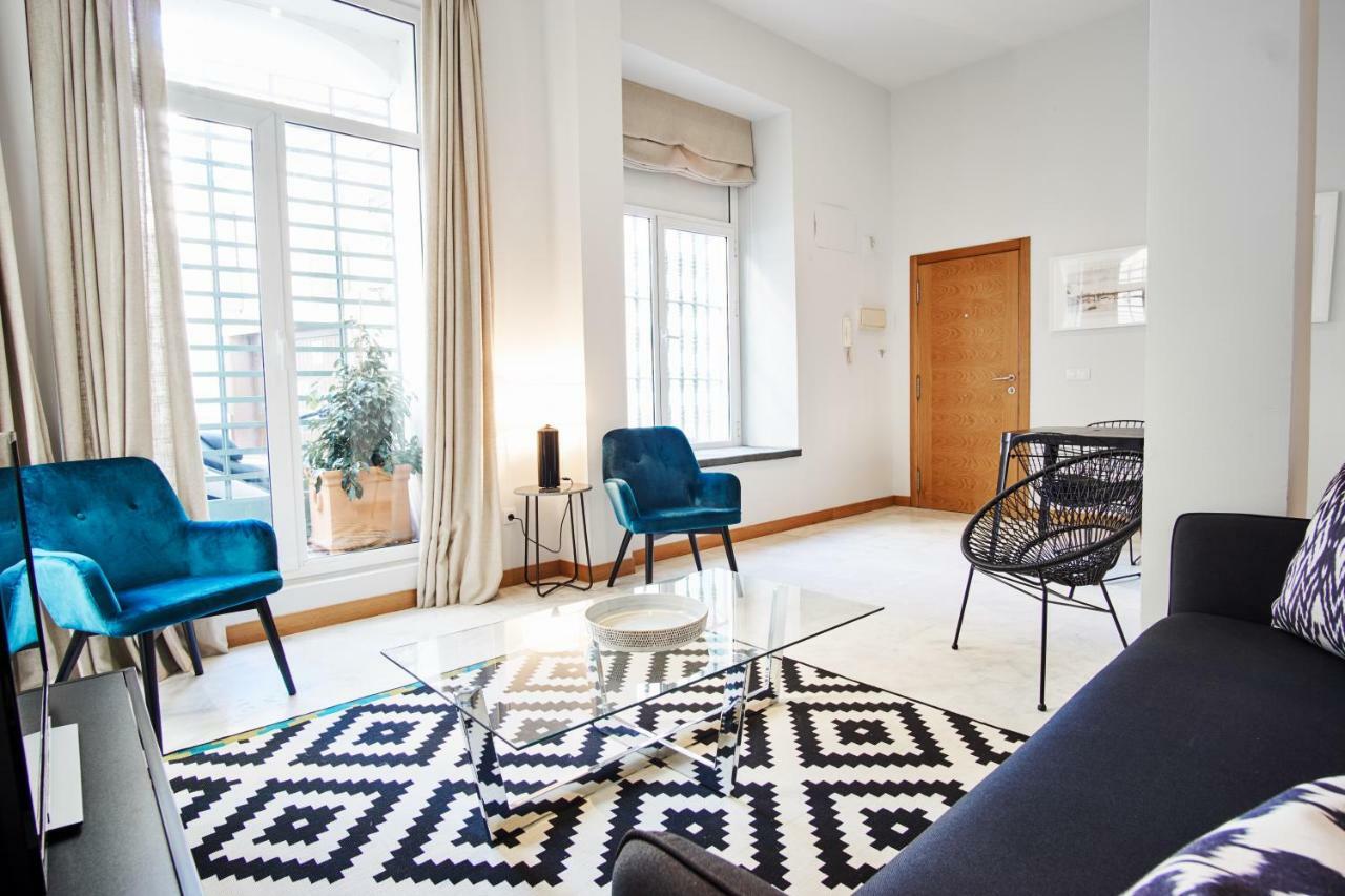 סביליה Arenal Carreteria Deluxe Suites By Valcambre מראה חיצוני תמונה