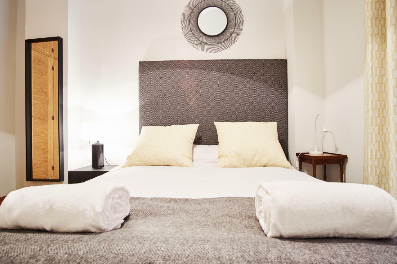 סביליה Arenal Carreteria Deluxe Suites By Valcambre מראה חיצוני תמונה