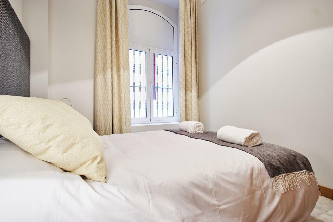 סביליה Arenal Carreteria Deluxe Suites By Valcambre מראה חיצוני תמונה